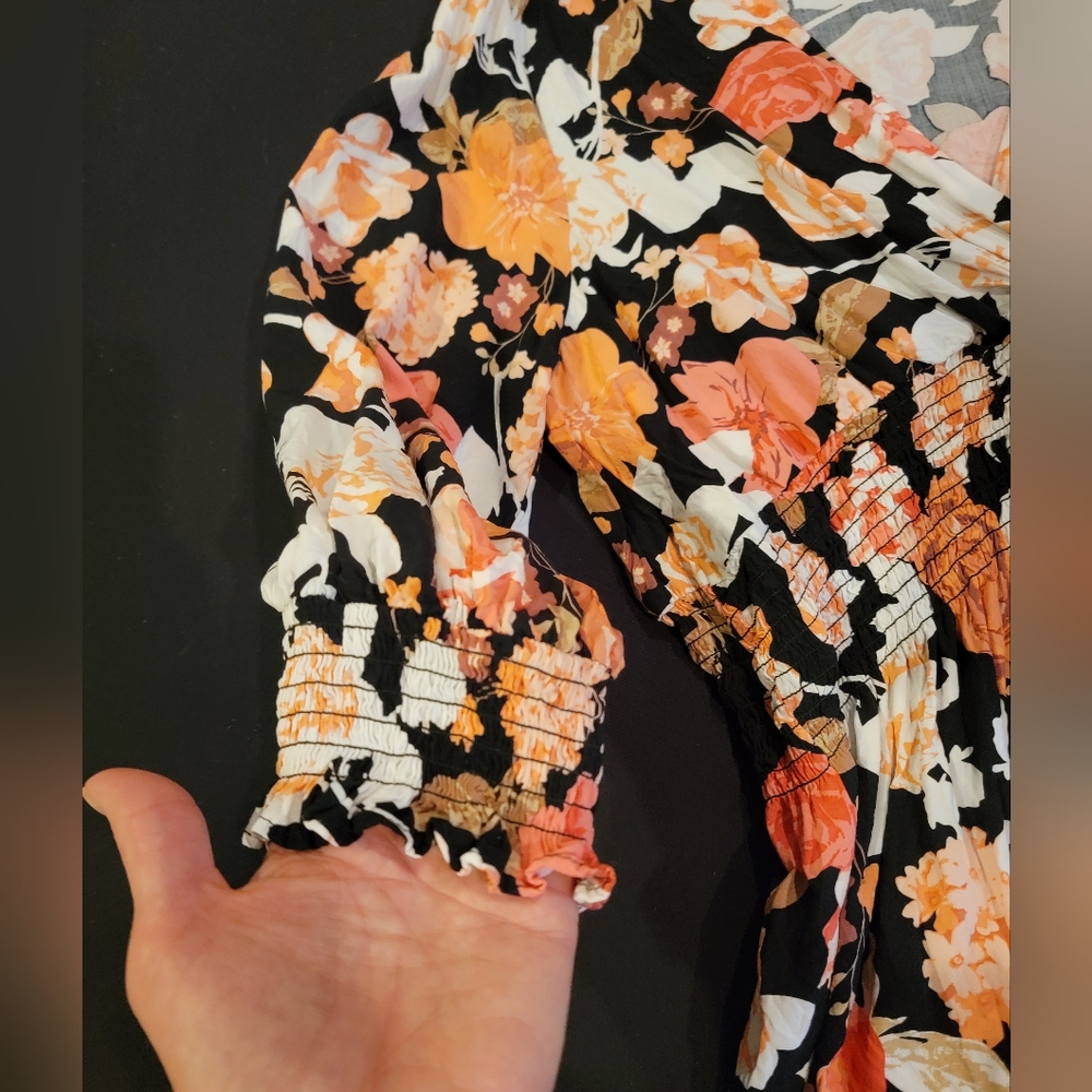 Harve Benard 100% Rayon Blouse. 3/4 sleeves. - Picture 4 of 12